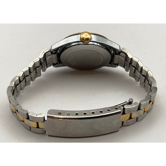 VTG Timex Womens Mechanical Wind Up Watch 25mm Wrist Size 5.5 - Runs Great - WR - Picture 5 of 13